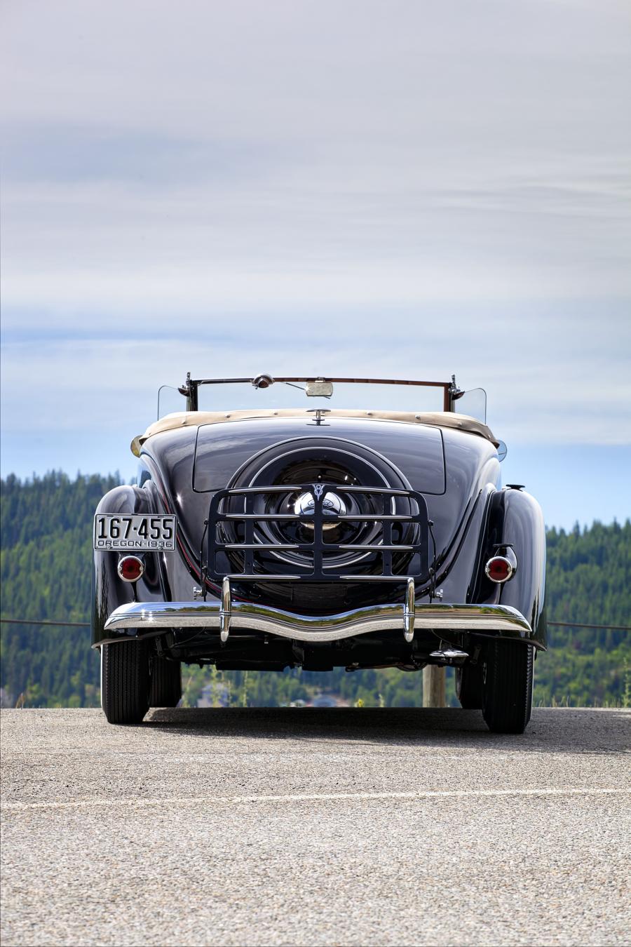  Ford DeLuxe Roadster 1936 года  (фото 16 из 23)